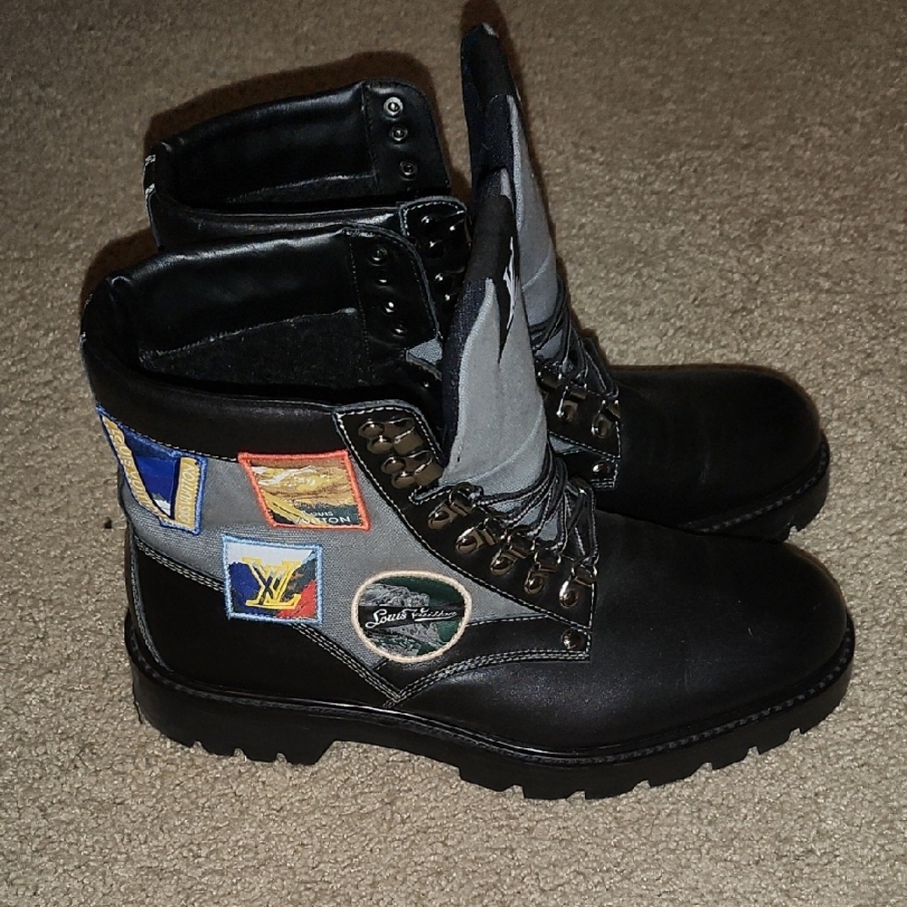 Louis Vuitton Black and Gray Combat Boots with Padded Collar - Picture 3 of 7